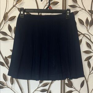 Classic Pleated Mini Skirt - Black
